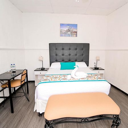 Hotel Villa Del Lago Flores Dış mekan fotoğraf