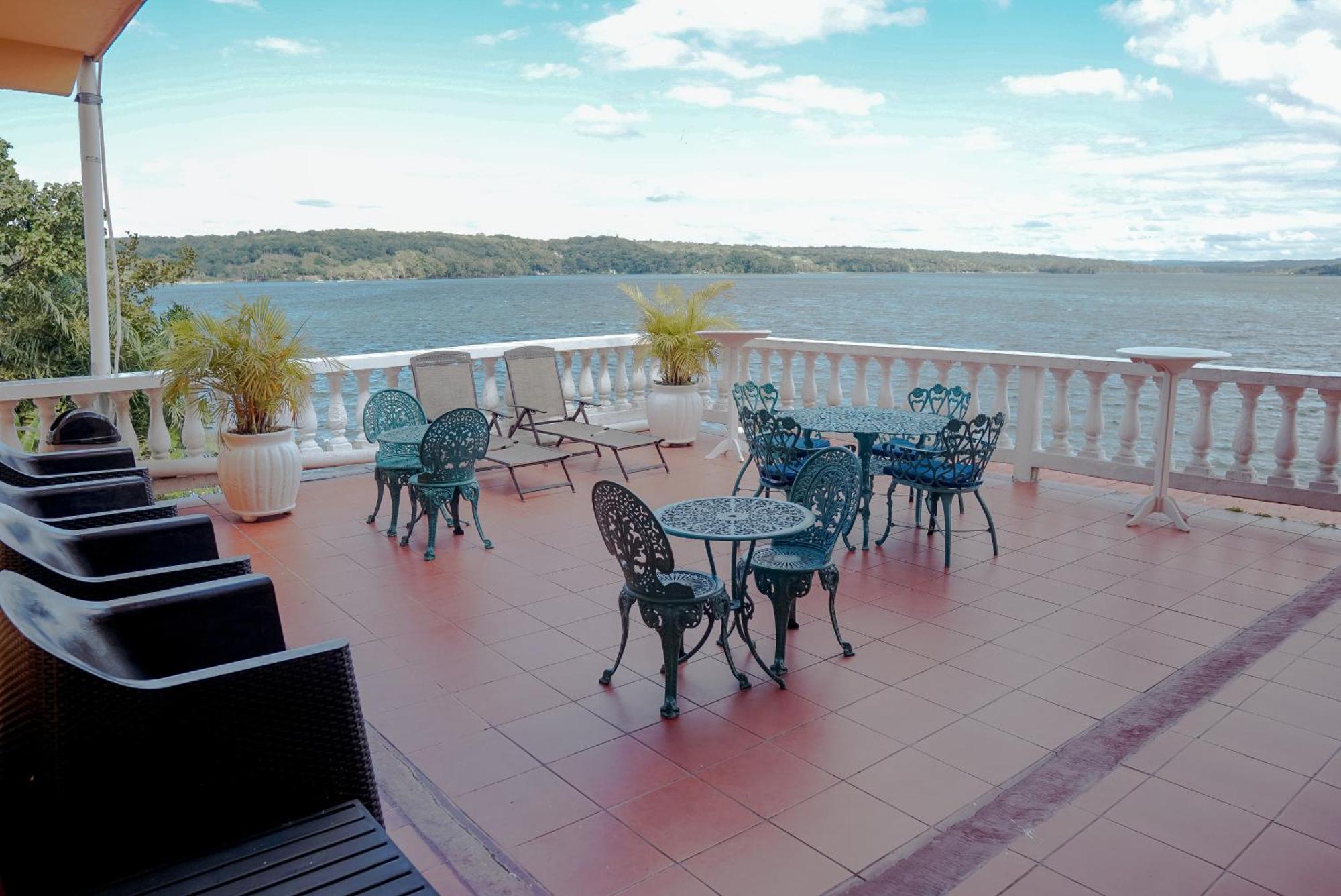 Hotel Villa Del Lago Flores Dış mekan fotoğraf