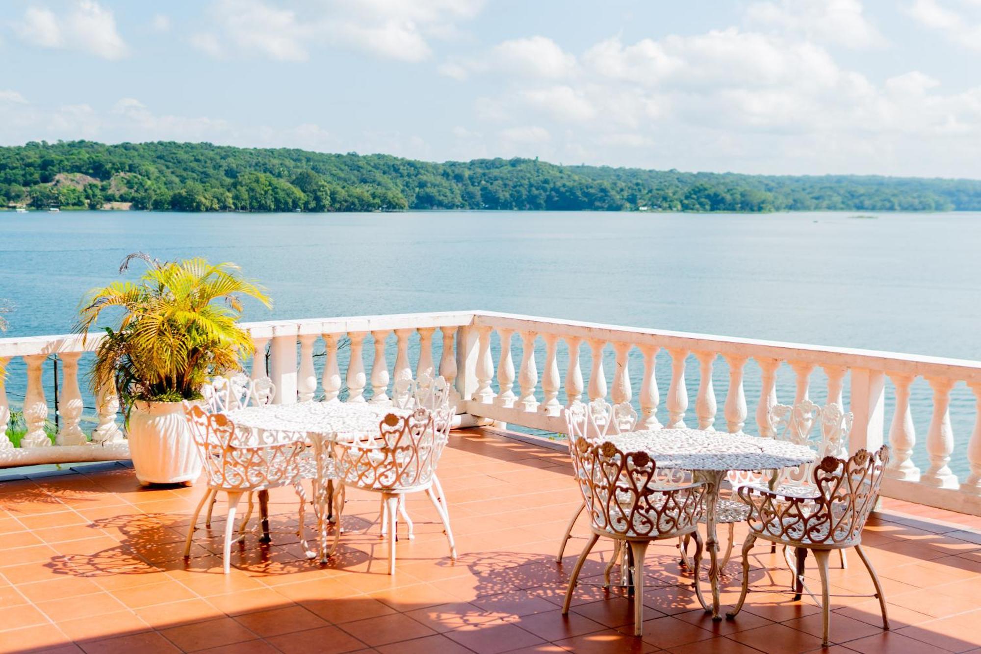 Hotel Villa Del Lago Flores Dış mekan fotoğraf