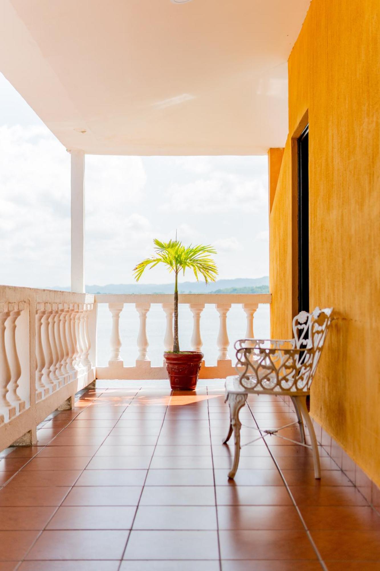 Hotel Villa Del Lago Flores Dış mekan fotoğraf