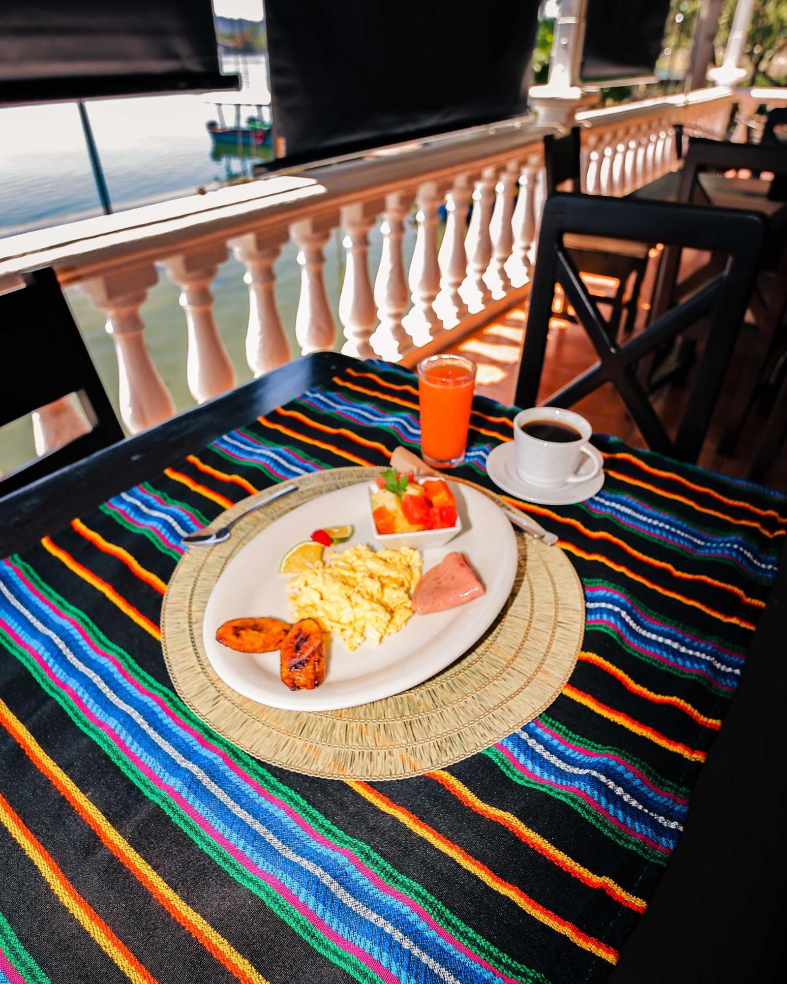 Hotel Villa Del Lago Flores Dış mekan fotoğraf