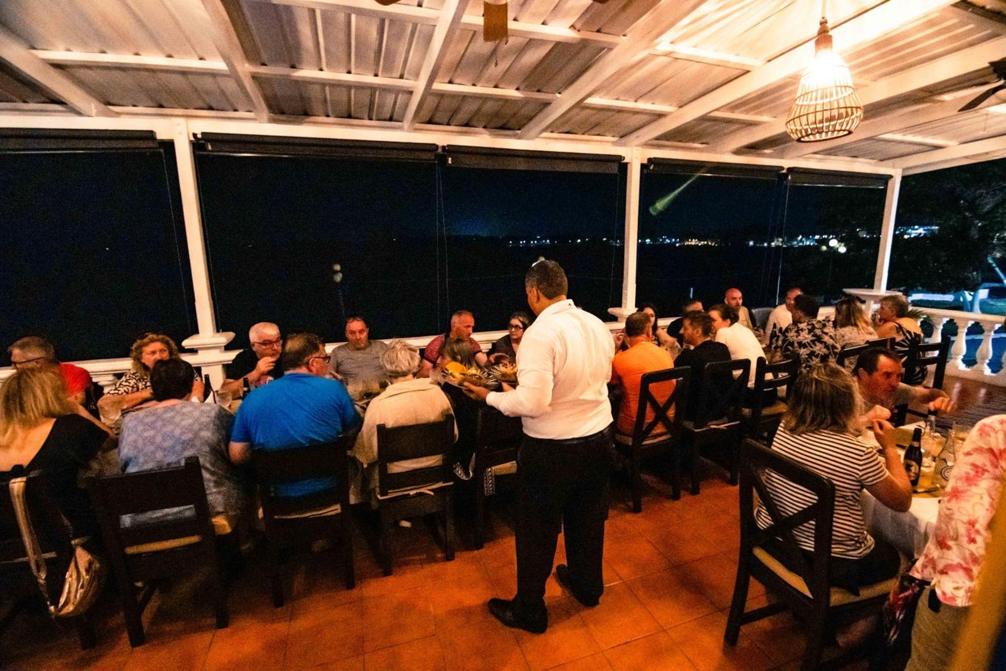 Hotel Villa Del Lago Flores Dış mekan fotoğraf